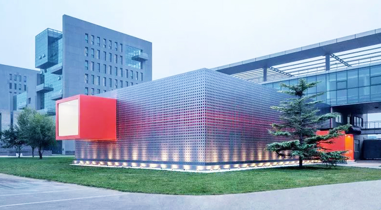 為什么現(xiàn)代建筑裝飾都喜歡用鋁單板？不懂鋁單板你就OUT了。